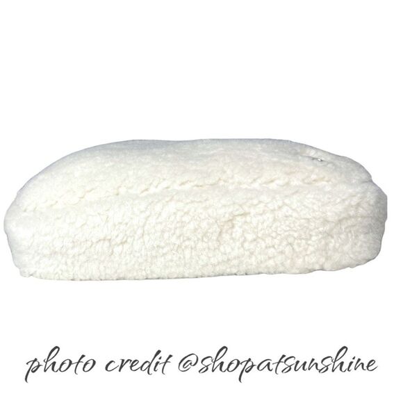 Lululemon Everywhere Belt Bag Fleece 1L NWT Natural Ivory Silver Hardware NEW - Picture 7 of 12